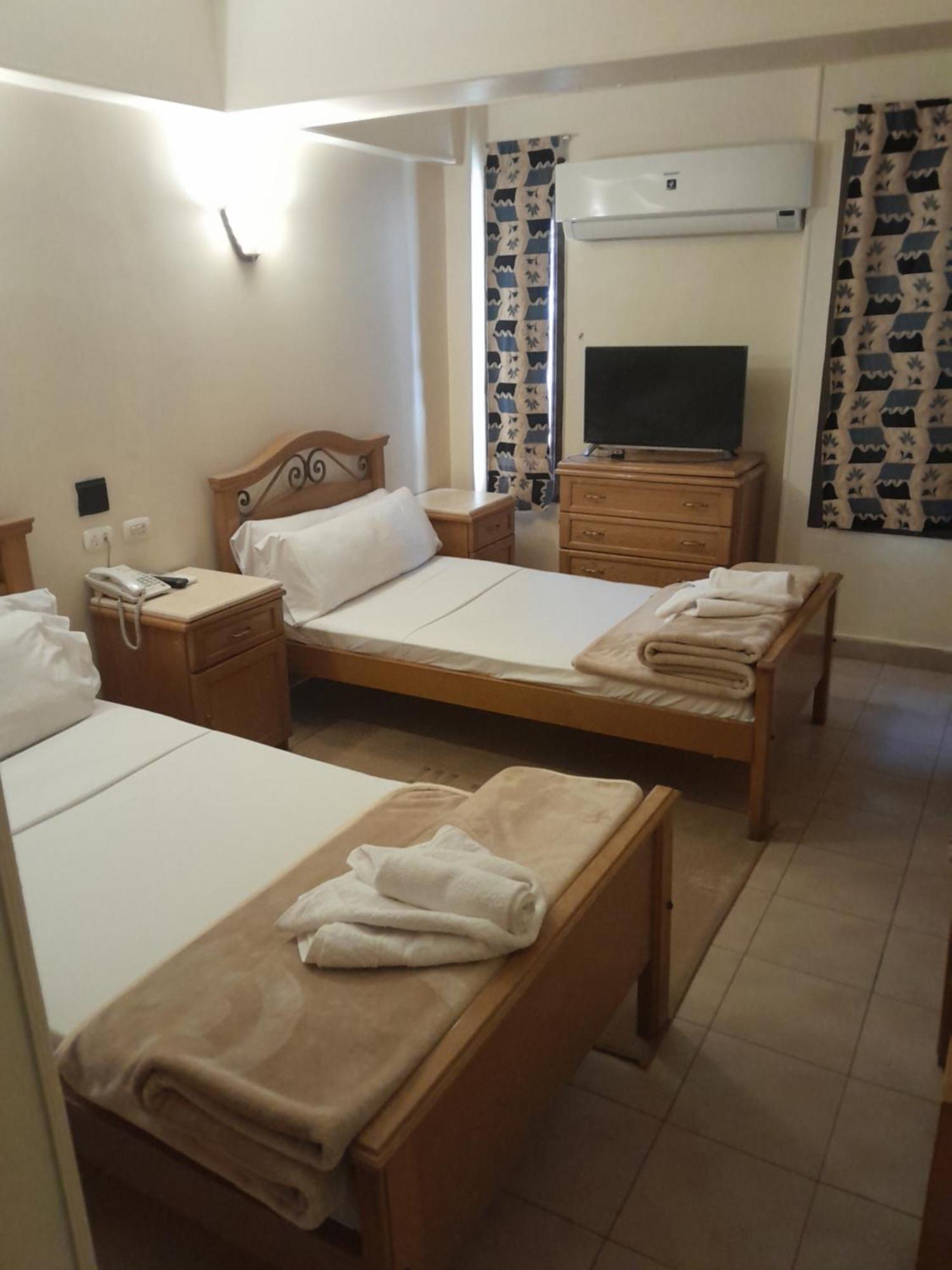 Applicators Hotel Abu Simbel Exteriör bild